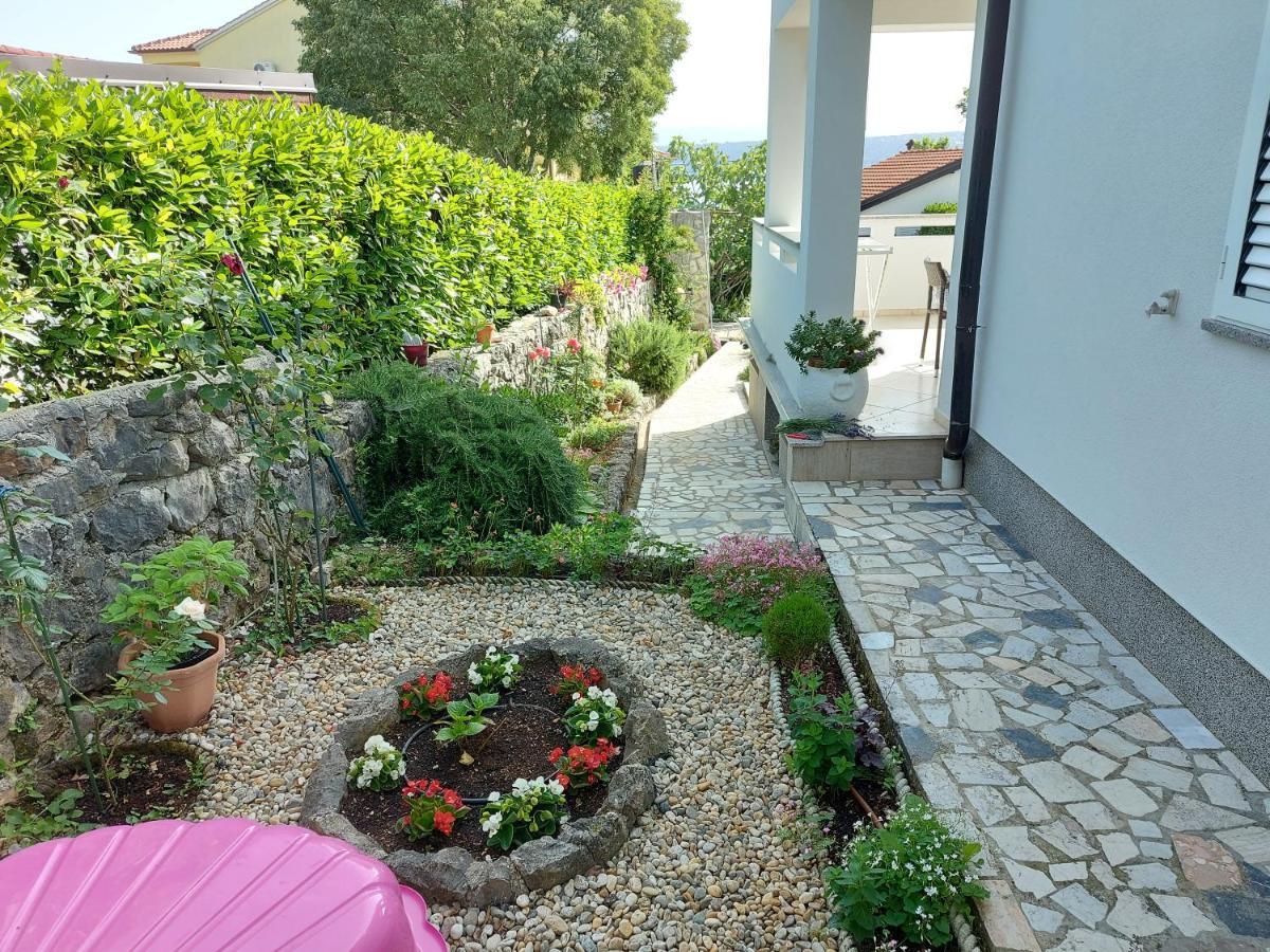 Vila Kraljica Malinska Εξωτερικό φωτογραφία