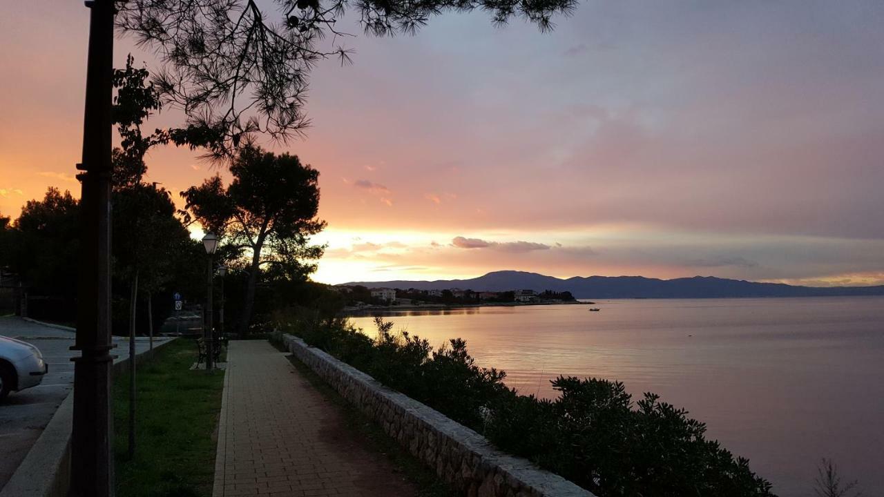 Vila Kraljica Malinska Εξωτερικό φωτογραφία